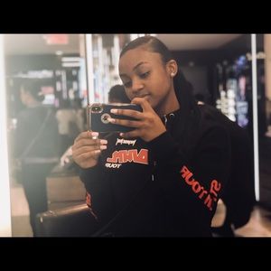 Meet your Posher, Iani